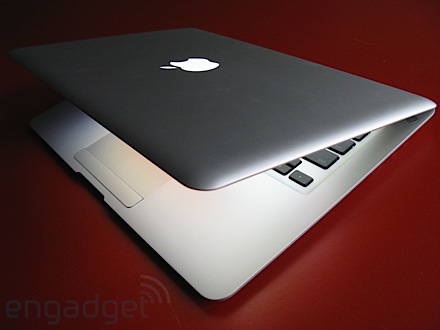 時代に逆行?!iPad2を手放してMacBookAirを手に入れようとしている。
